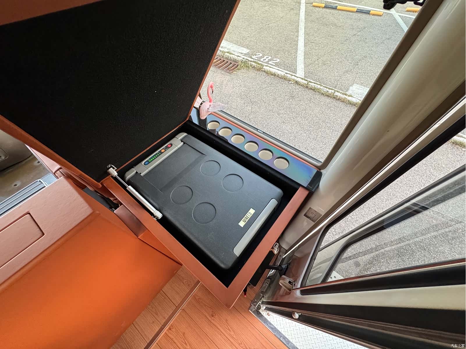 Toyota Coaster, 2015 14