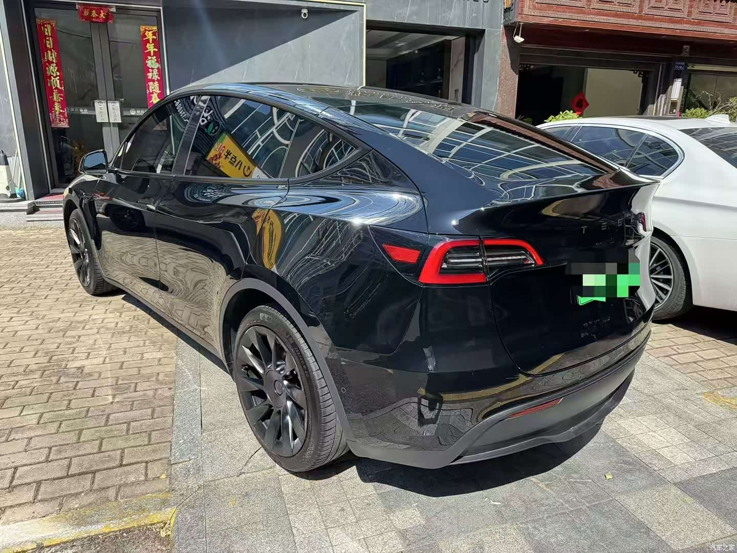 Tesla Model Y, 2023 все фото