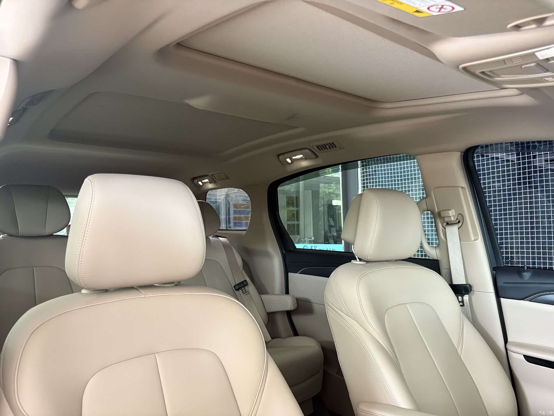 Buick GL8, 2025 8