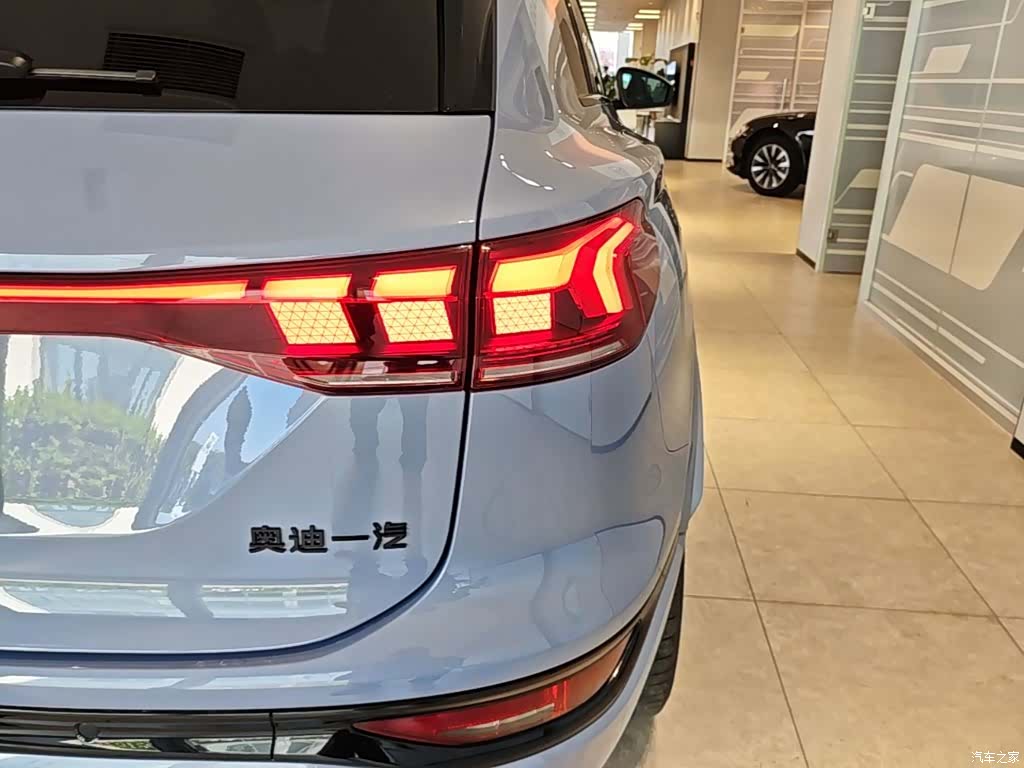 Audi e-tron, 2025 8