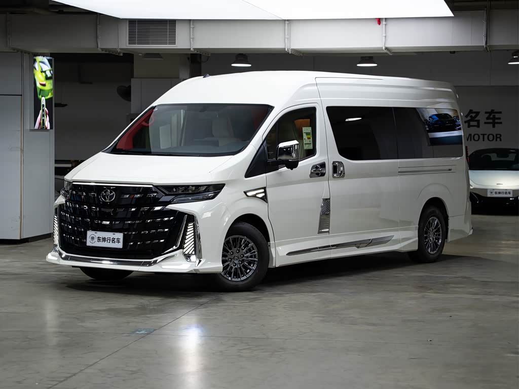 Toyota HiAce 2025 3.5L AT