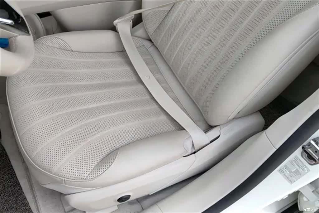 Mercedes-Benz EQS, 2024 9