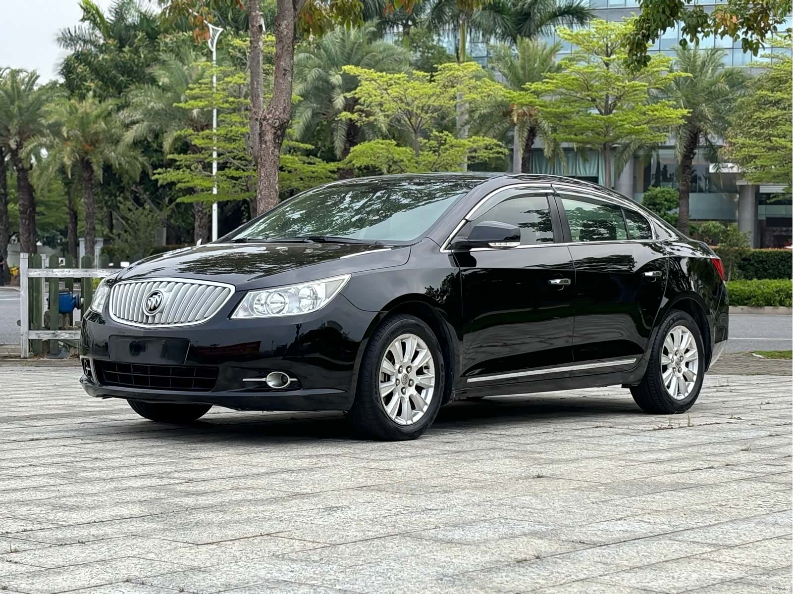 Buick LaCrosse, 2013 1