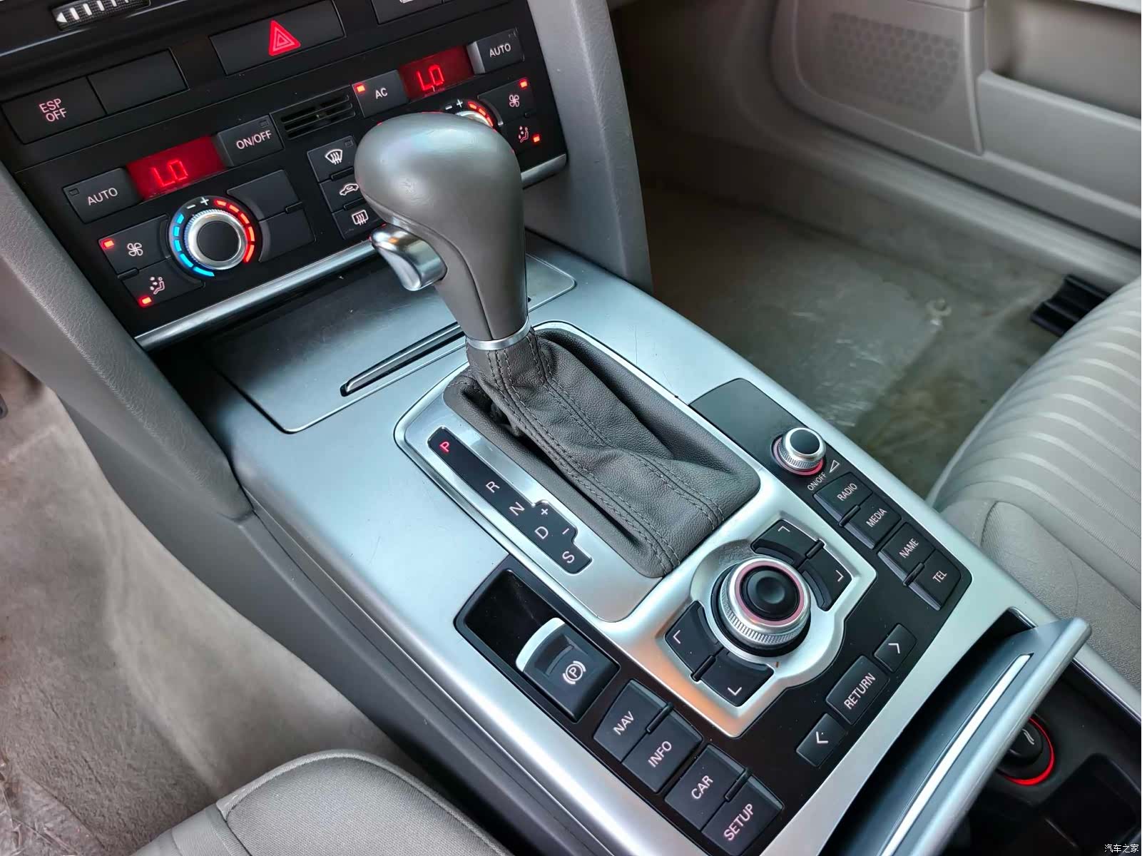 Audi A6L, 2012 все фото