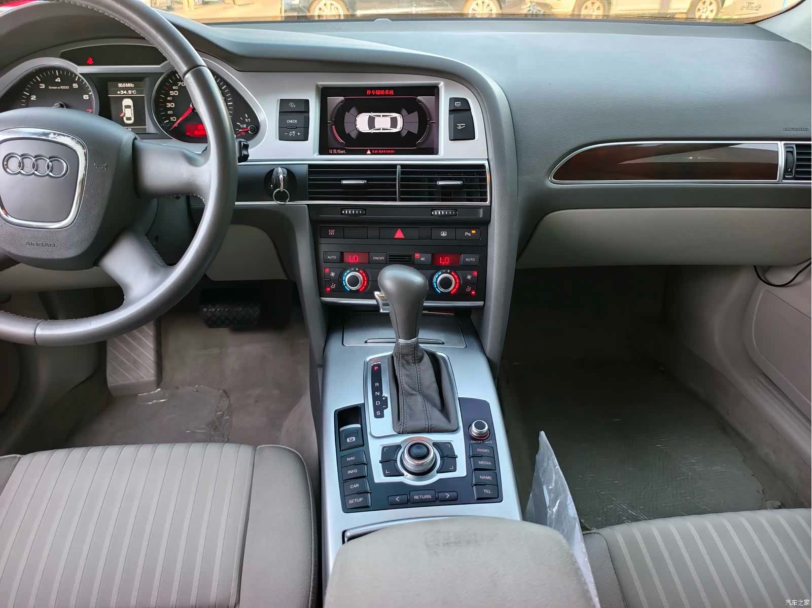 Audi A6L, 2012 10