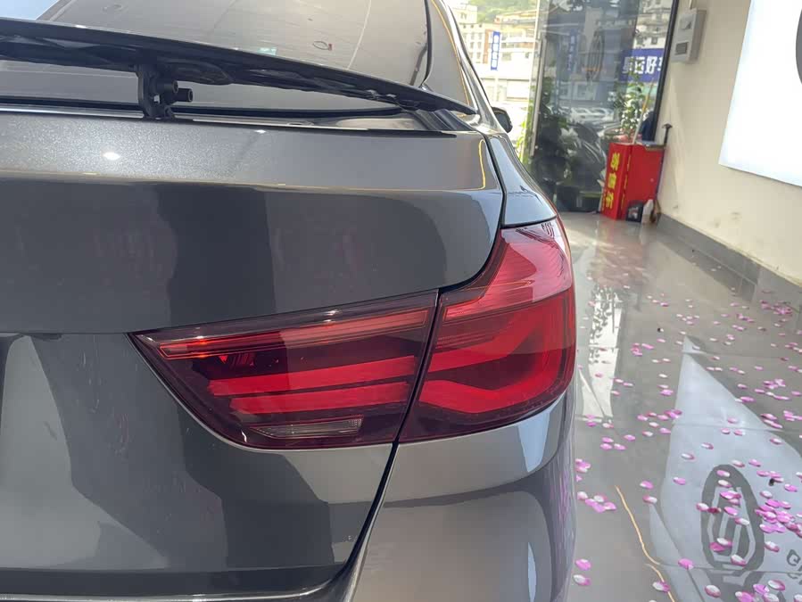 BMW 3 Series GT 2020, фото 21