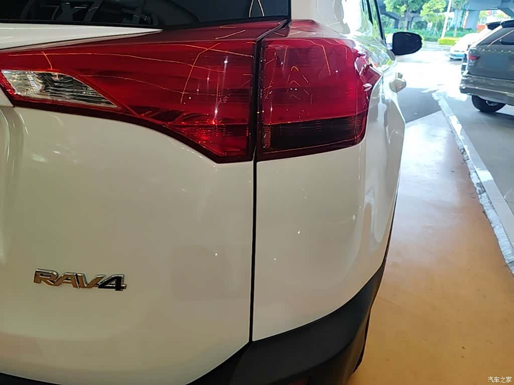 Toyota RAV4, 2016 8