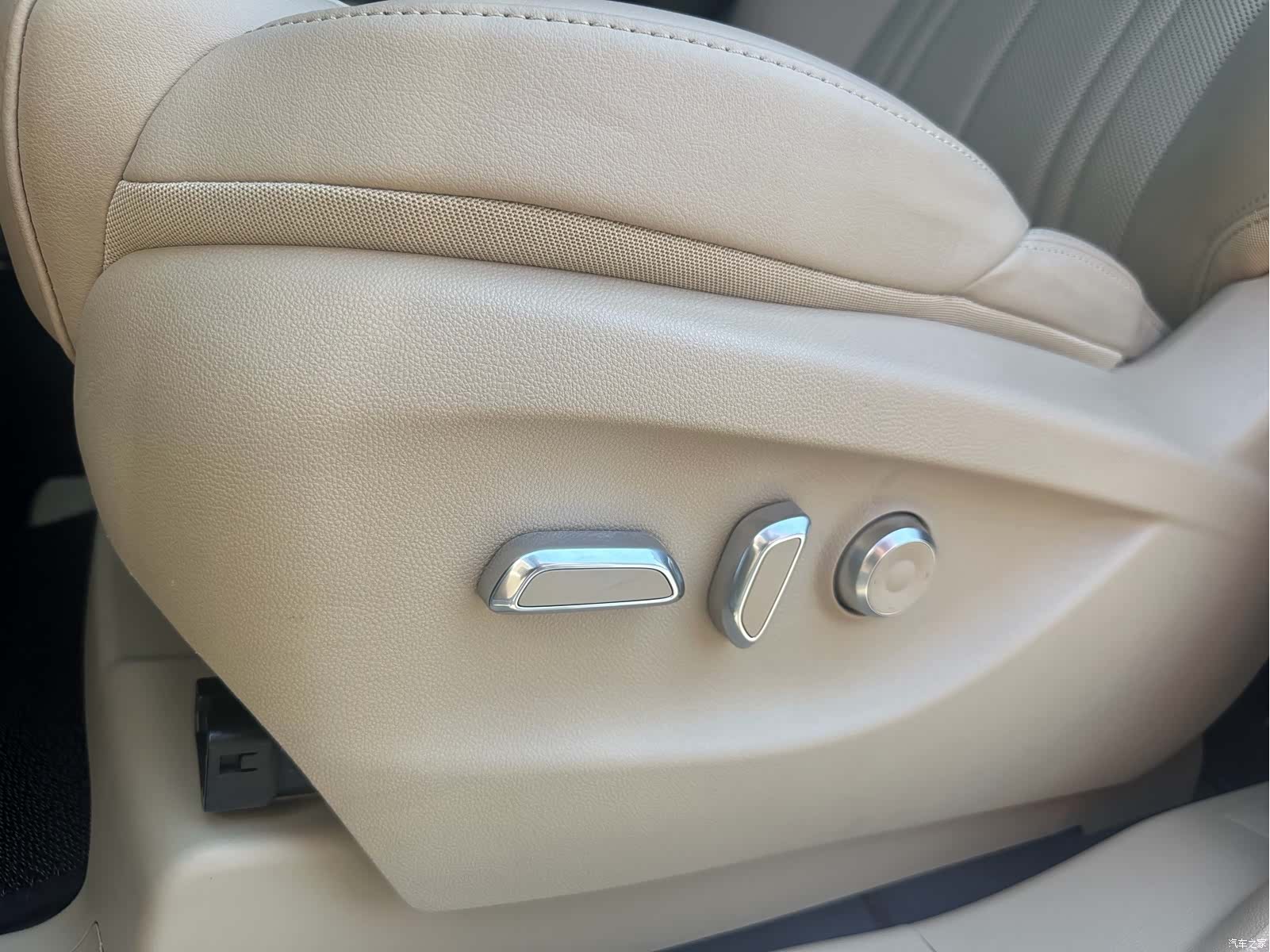 Buick GL8, 2025 8