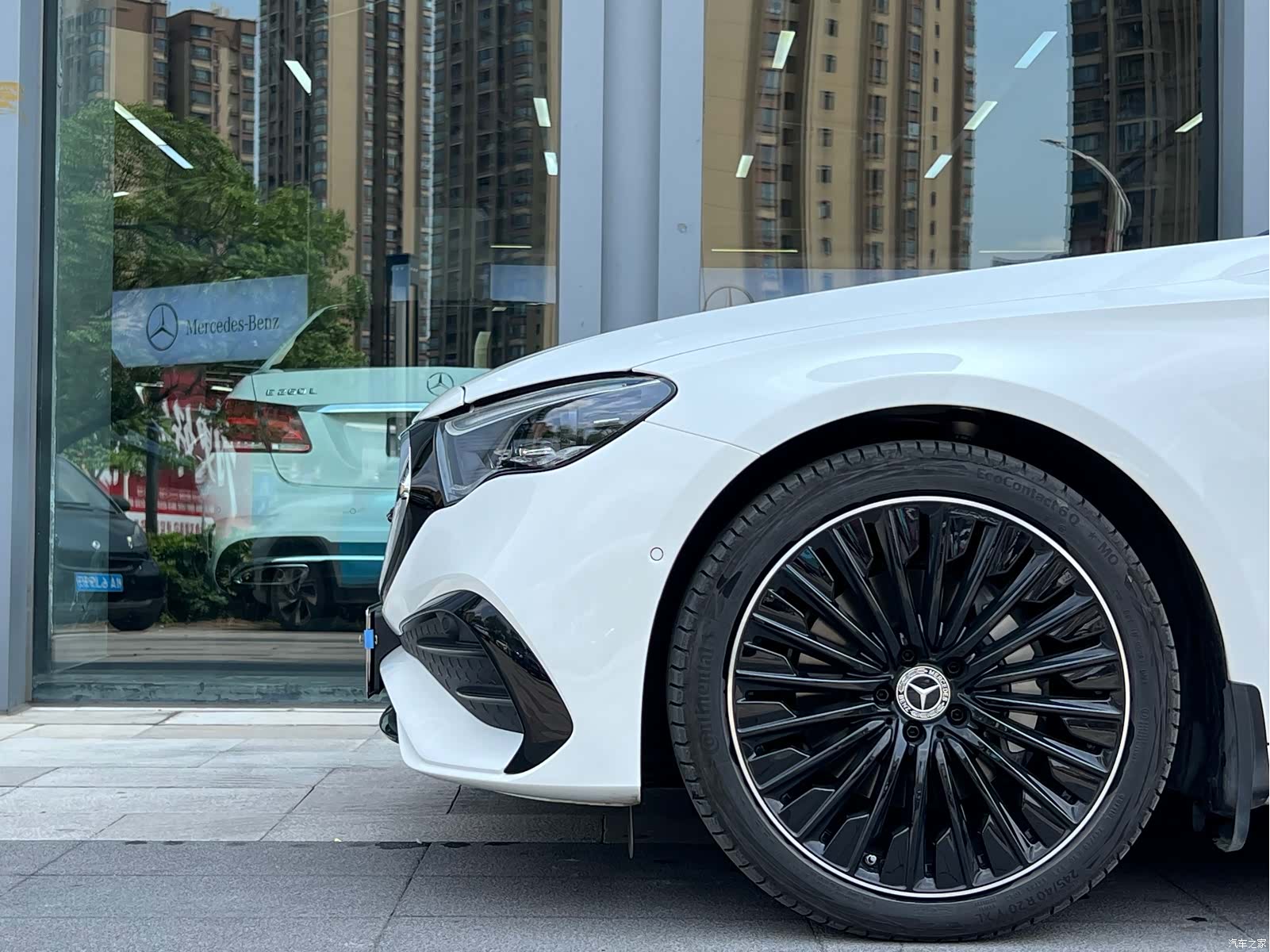 Mercedes-Benz E-Class, 2025 3
