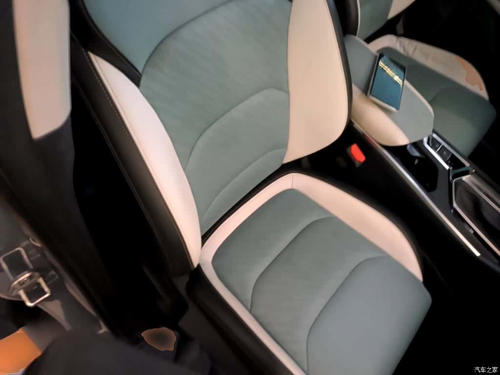 Geely Emgrand, 2022 20