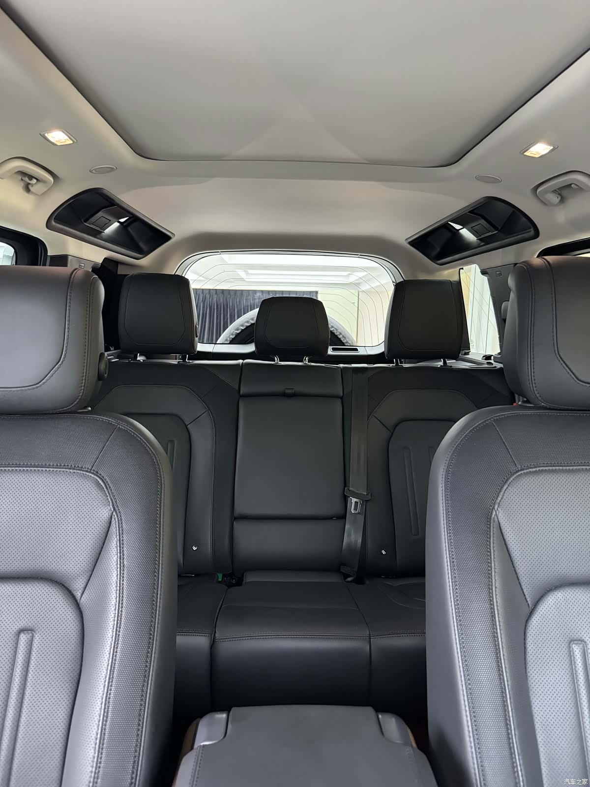 Land Rover Defender, 2022 35