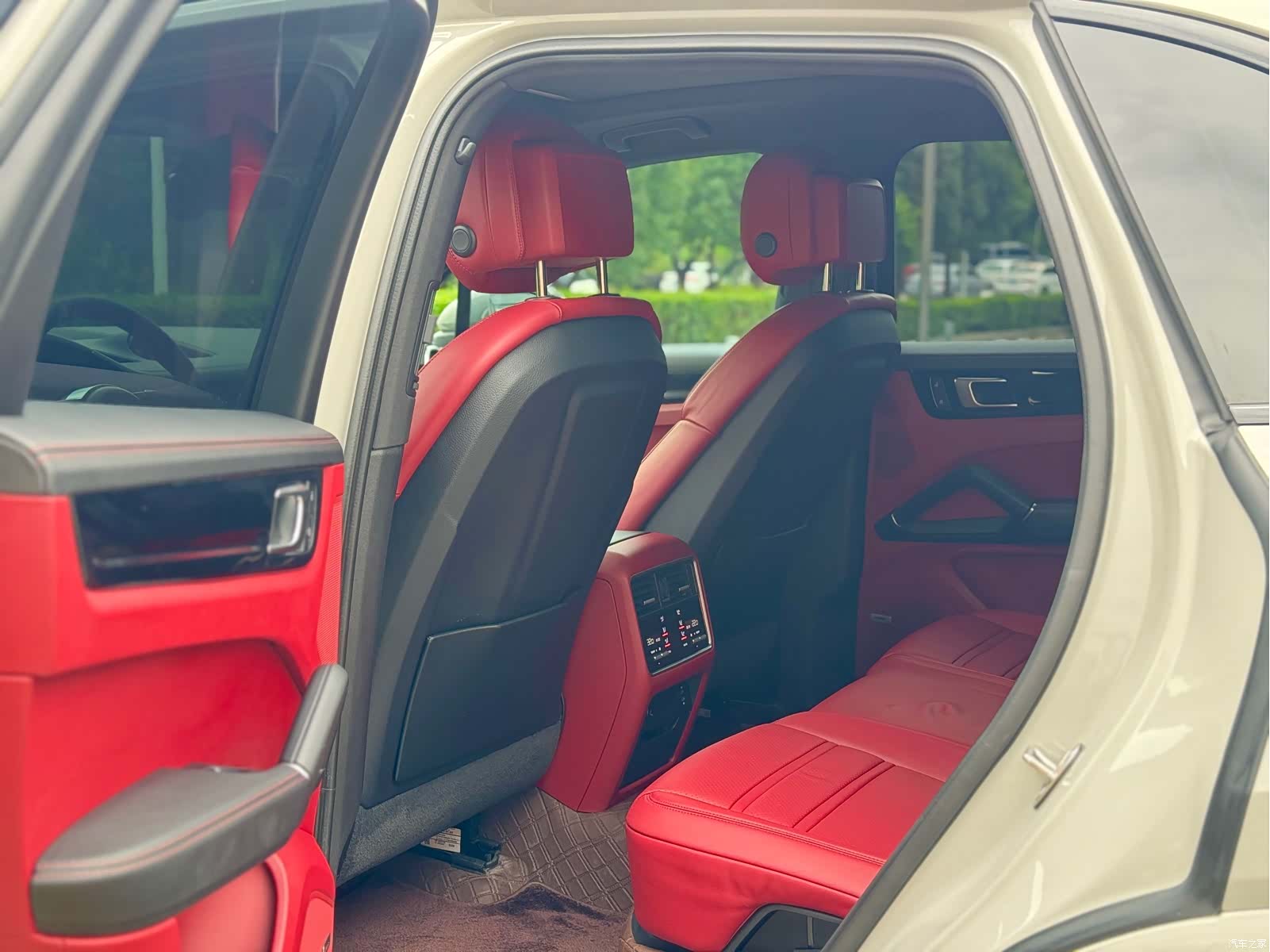 Porsche Cayenne, 2022 14