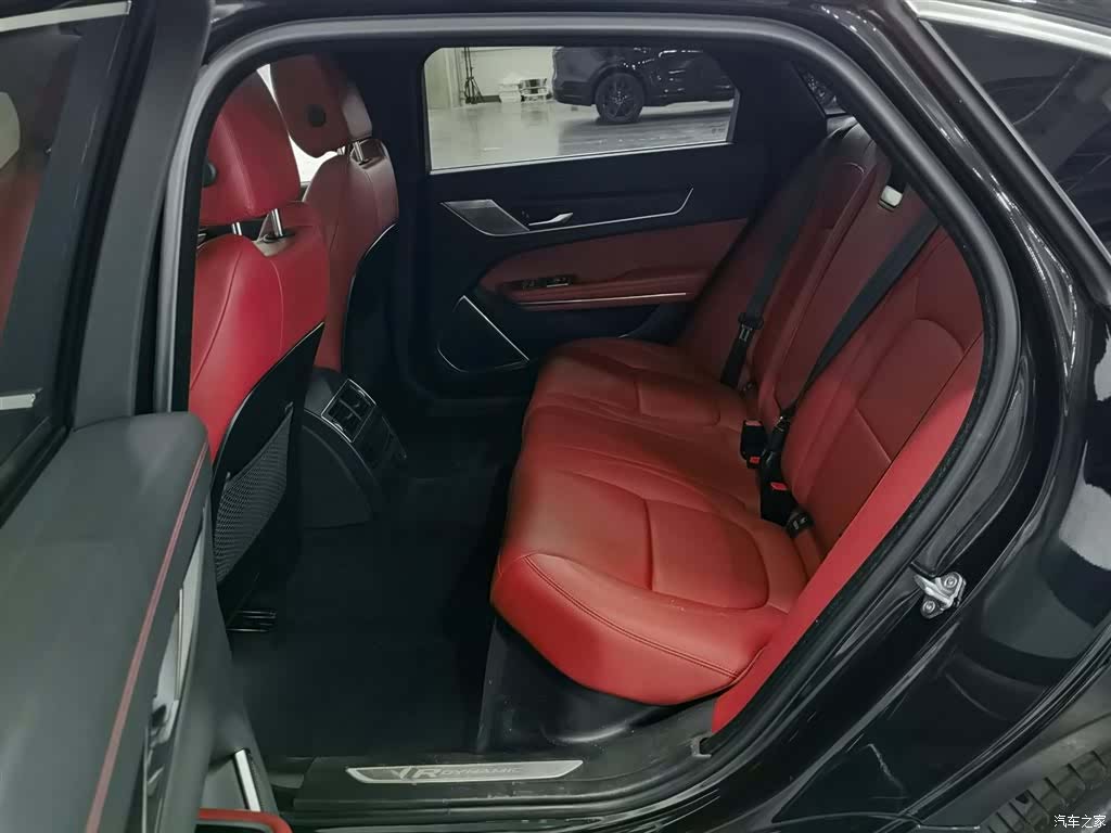 Land Rover P250, 2022 15