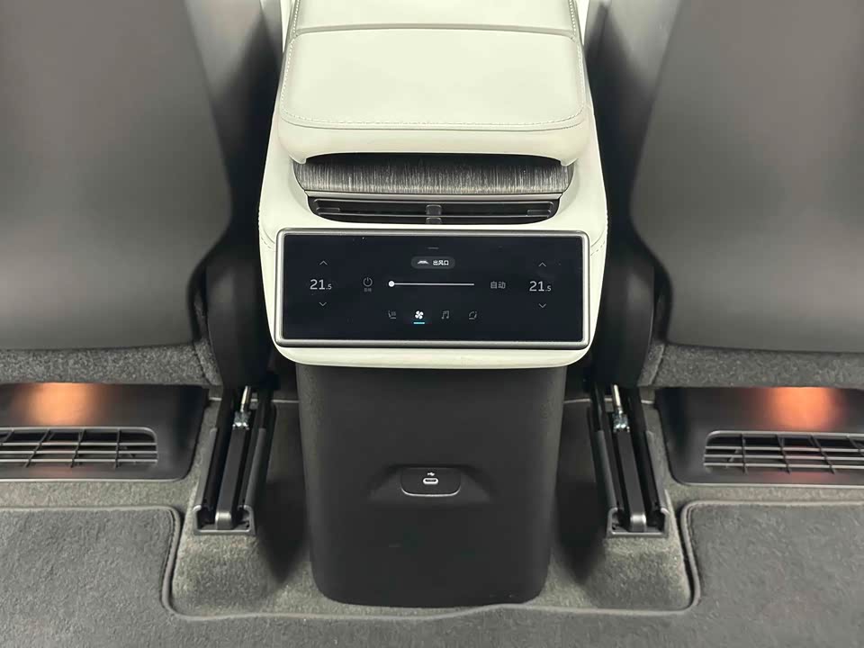 NIO ES6