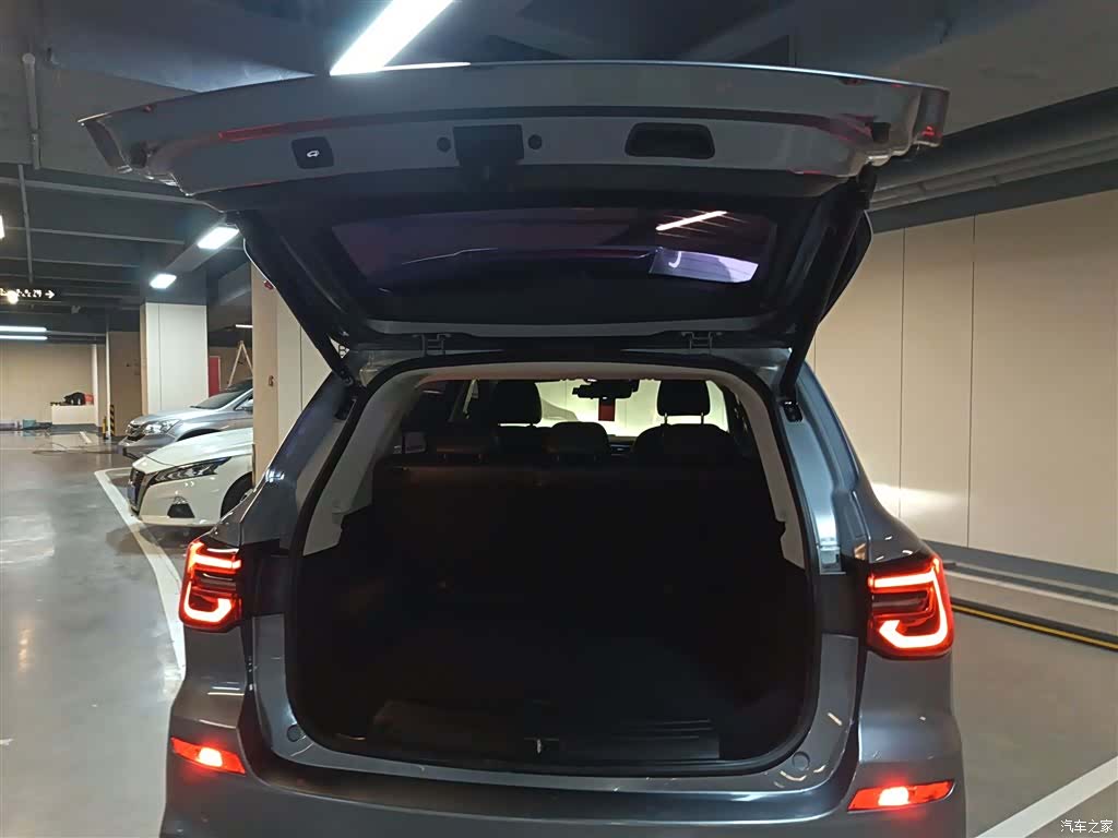 Roewe RX5, 2021 9