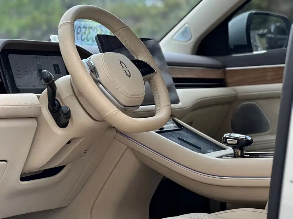 AITO Ask the world M7