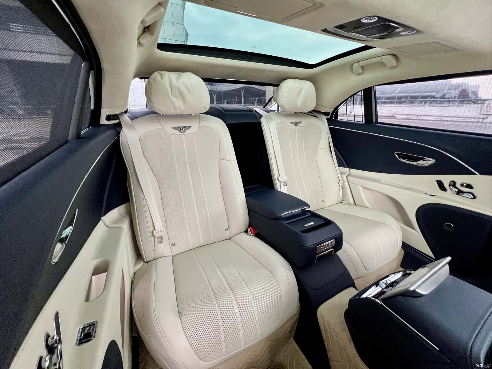 Bentley Flying Spur, 2022 9