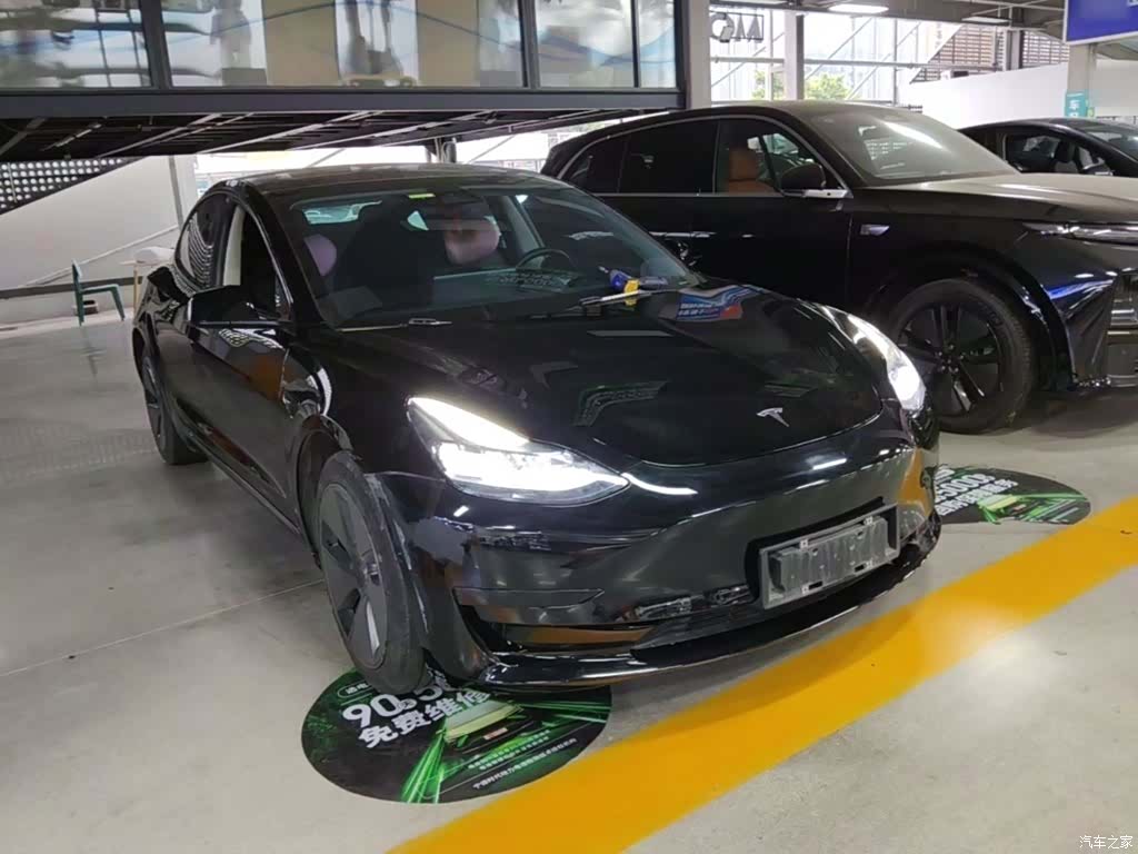 Tesla Model 3, 2023 4