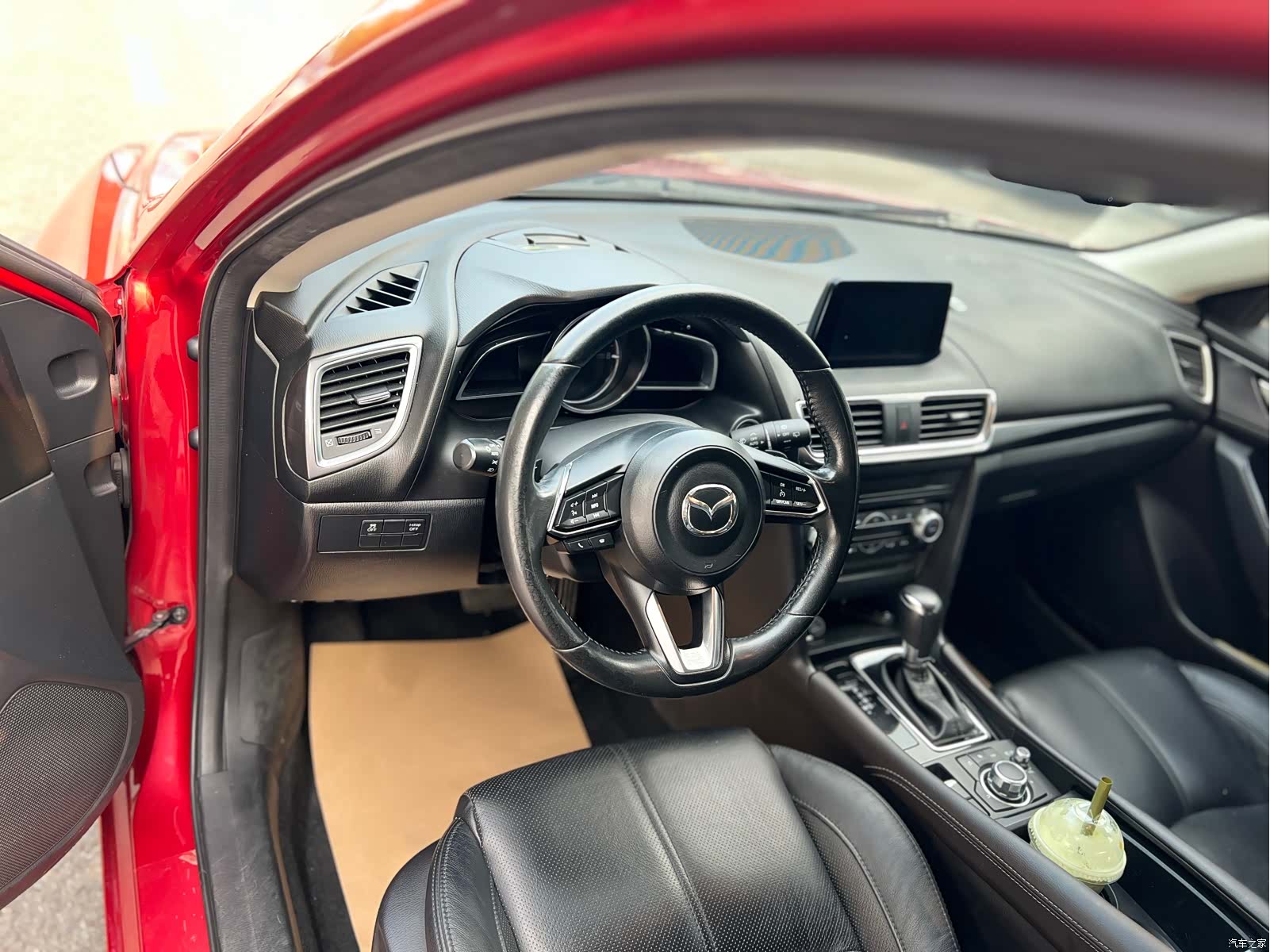 Mazda Mazda3, 2018 все фото
