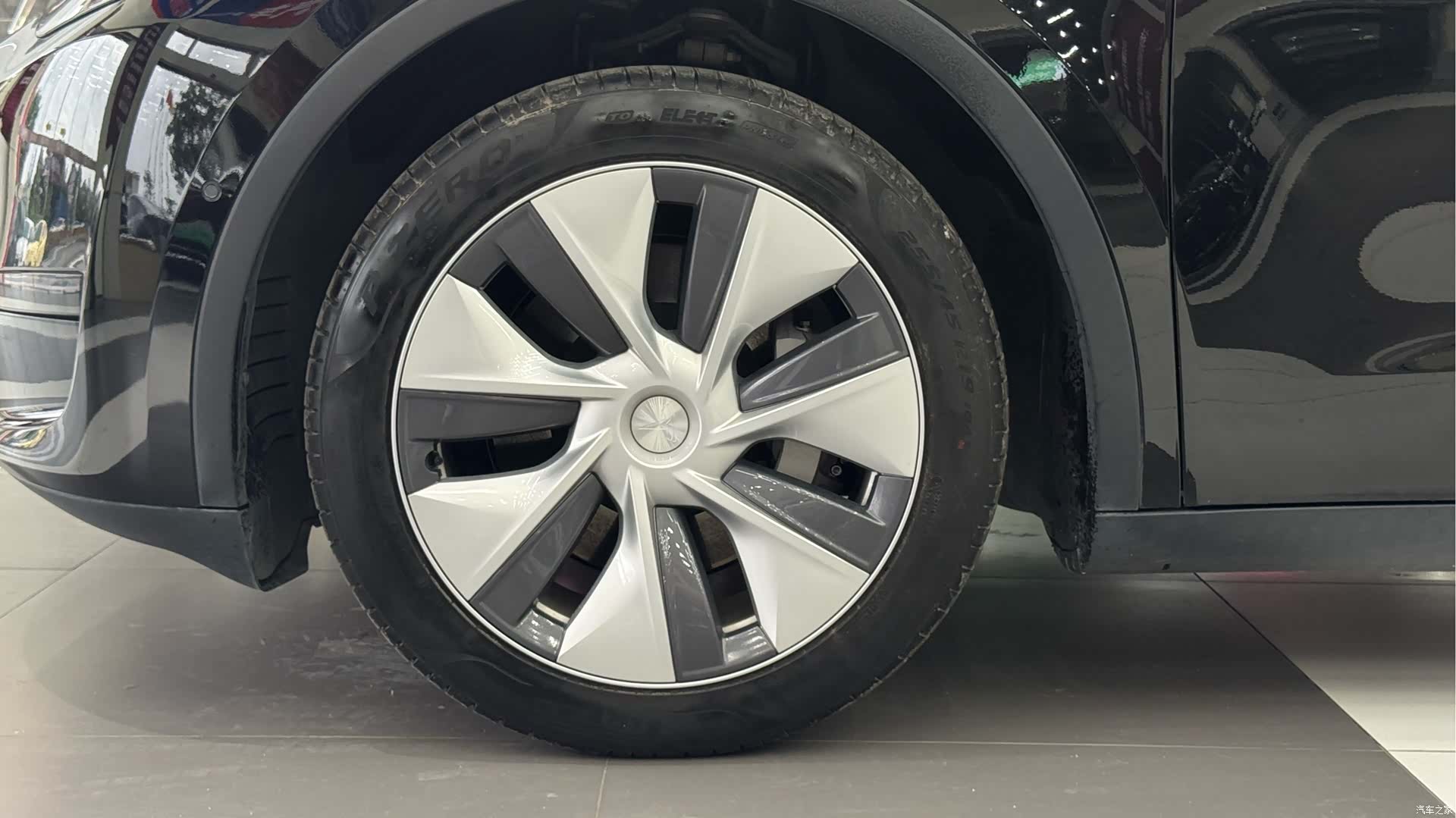 Tesla Model Y, 2023 10