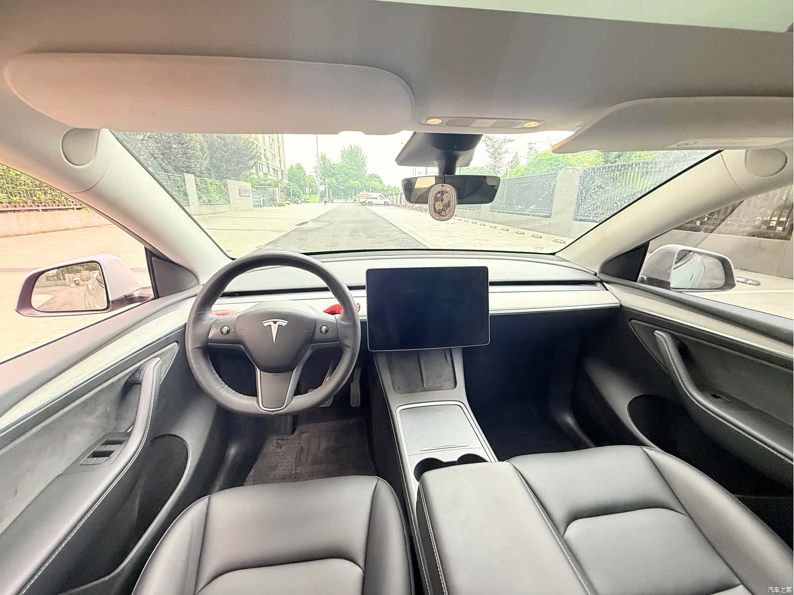 Tesla Model Y, 2023 9