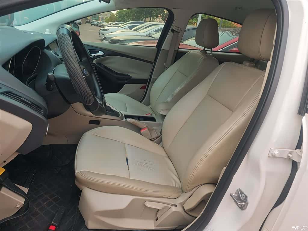Ford Focus, 2016 11
