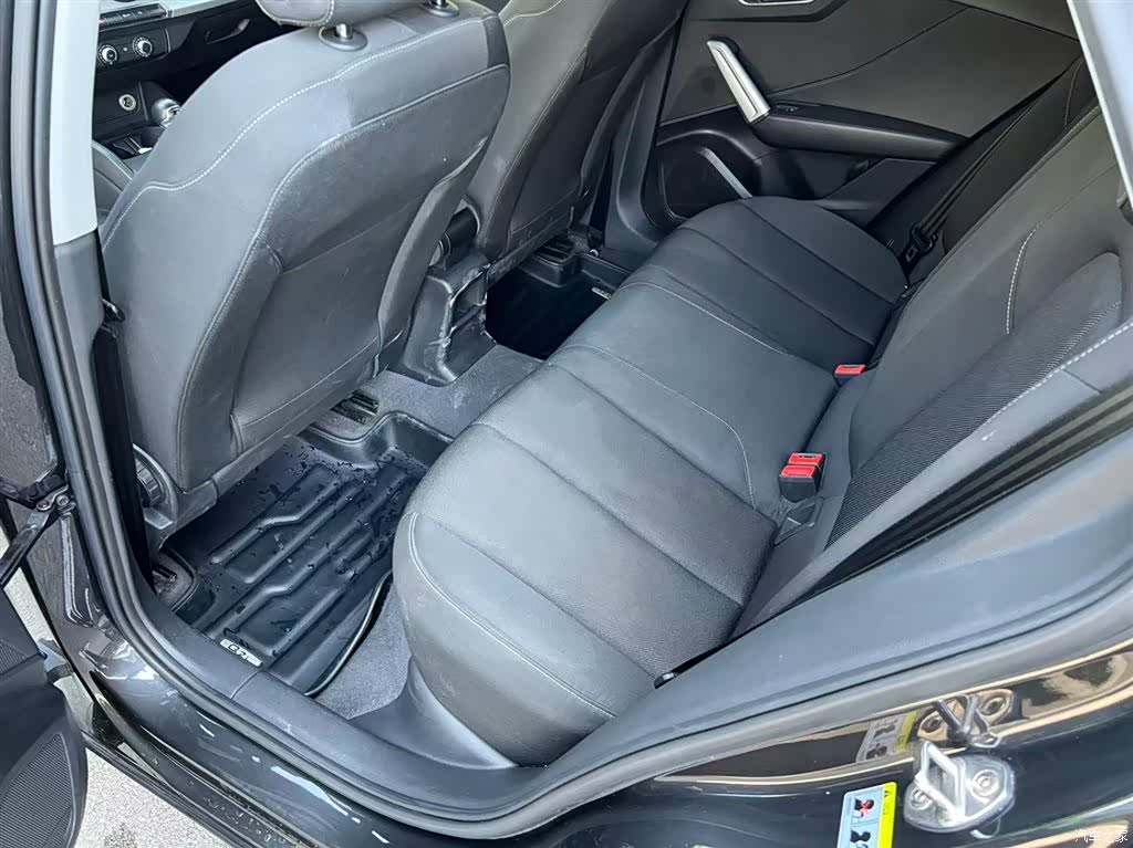 Audi Q2L, 2020 10