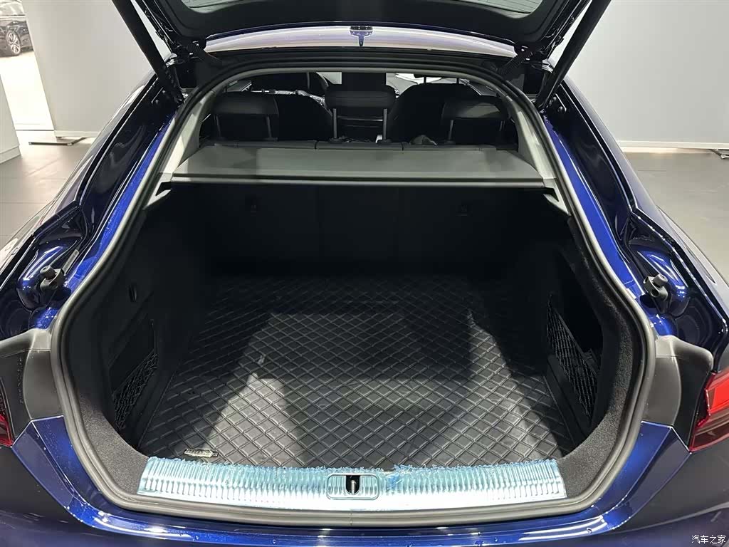 Audi A5, 2023 10