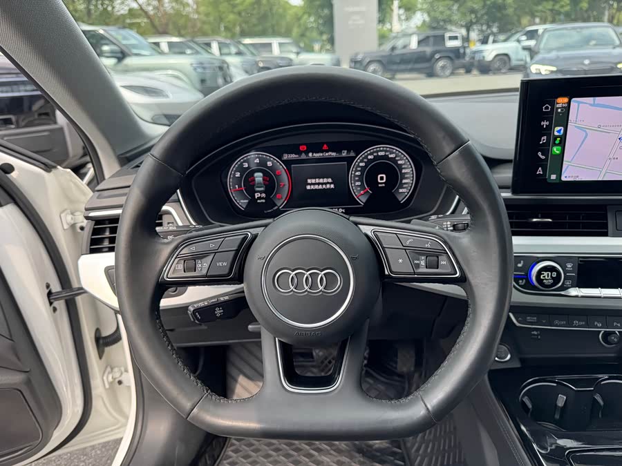 Audi A4L 2022, фото 7