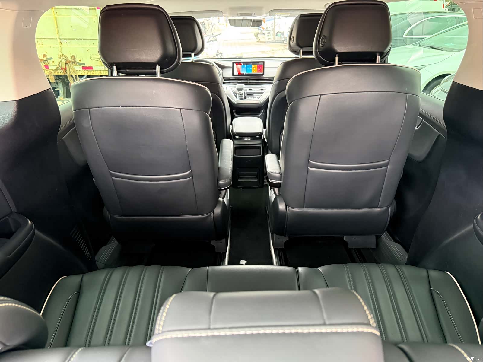 Roewe iMAX8, 2022 16