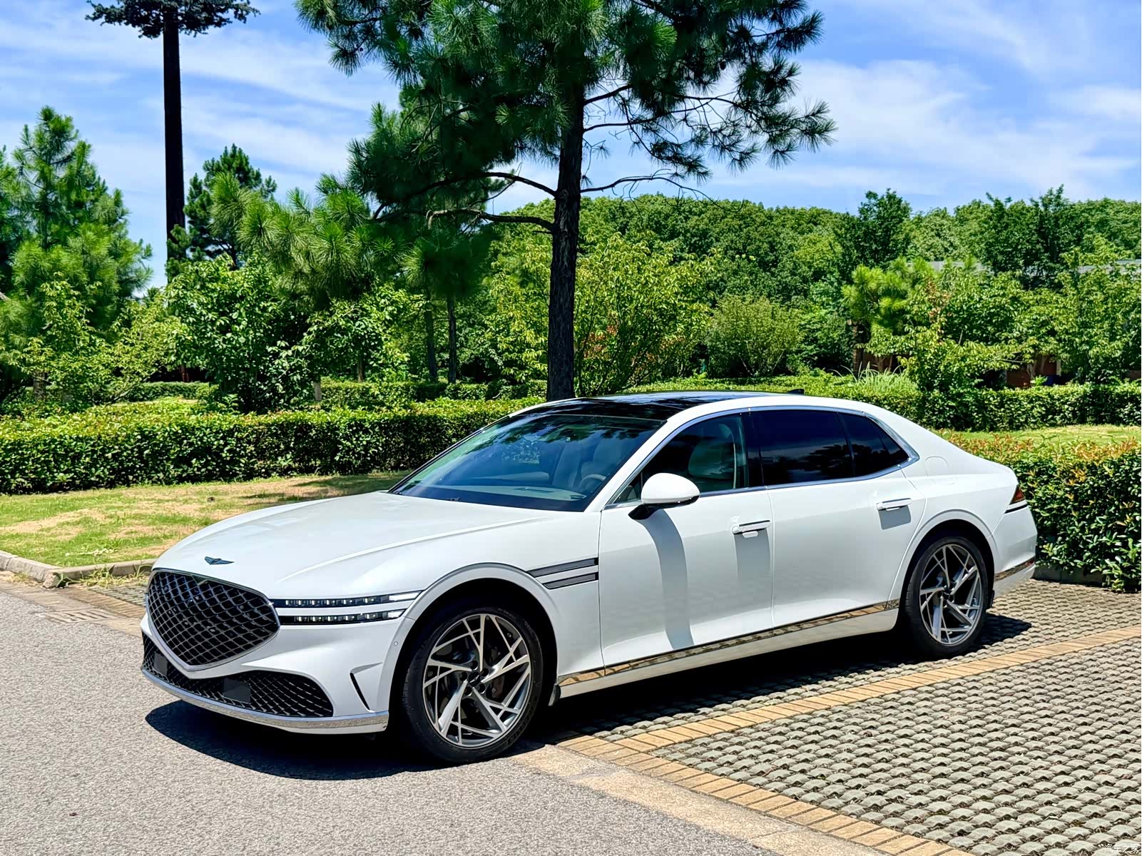 Genesis G90, 2023 1