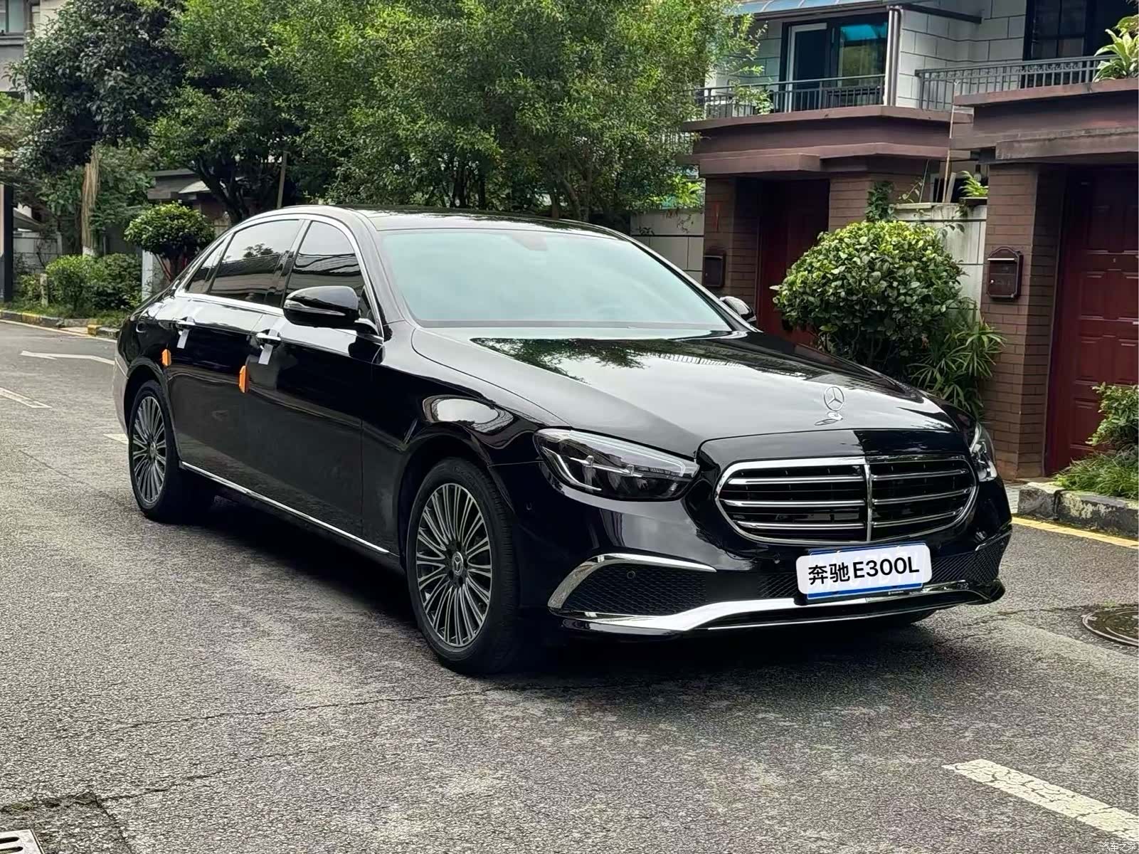 Mercedes-Benz E-Class, 2019 3