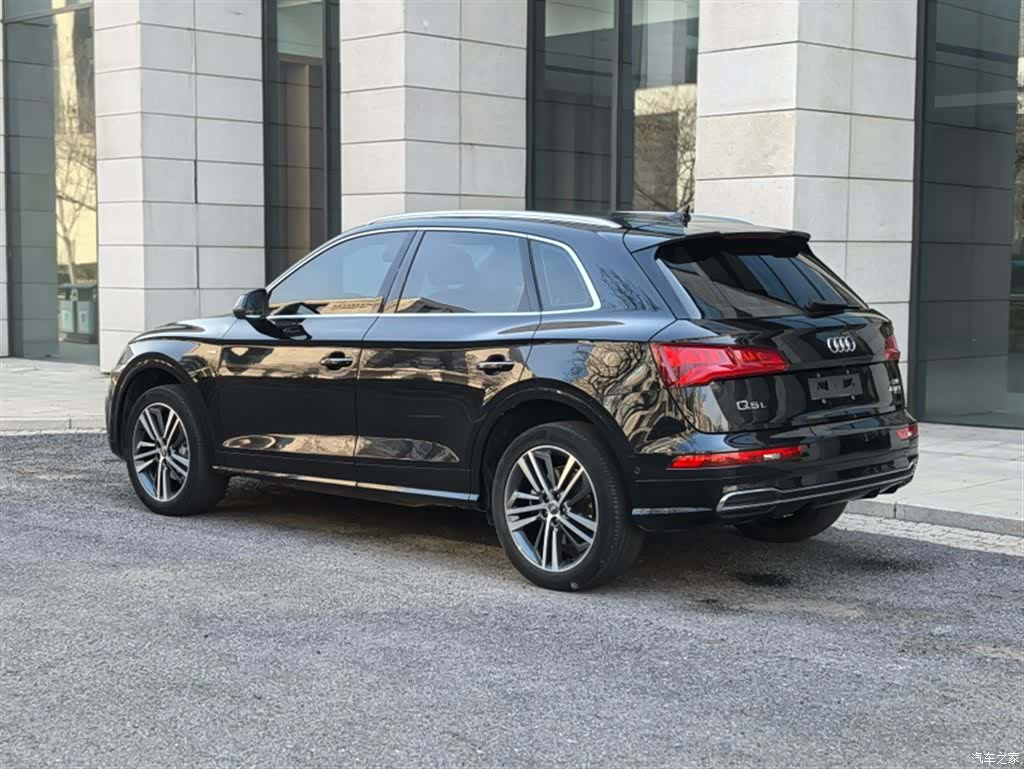 Audi Q5L, 2021 10