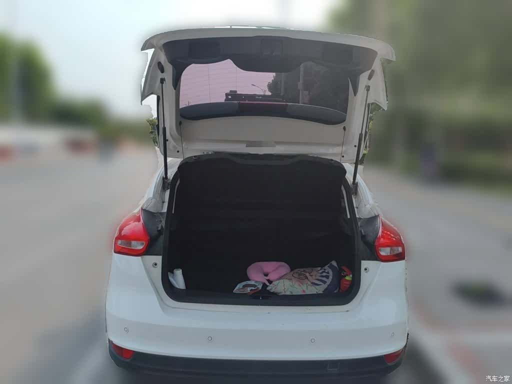 Ford Focus, 2018 10