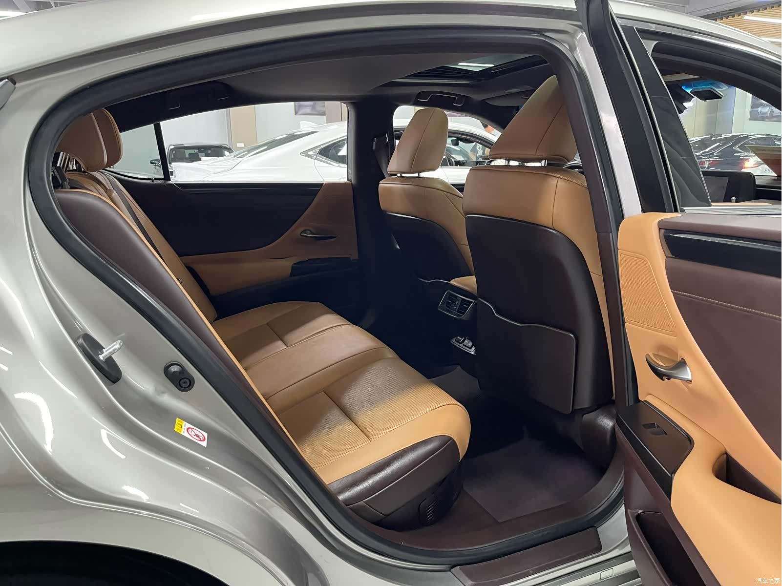 Lexus ES, 2019 6