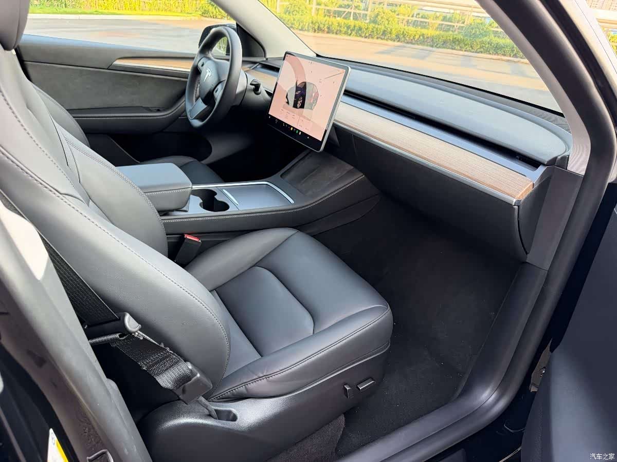 Tesla Model Y, 2023 9