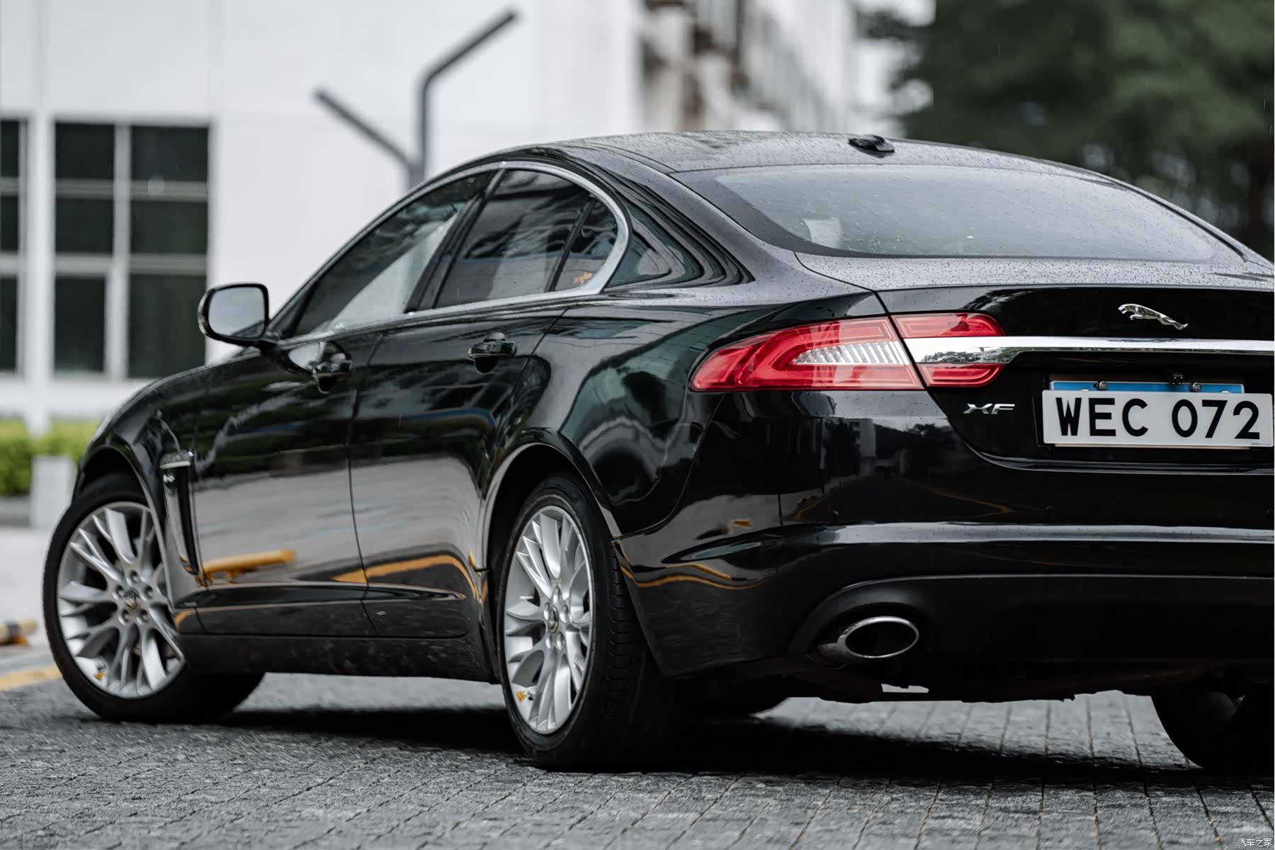 Jaguar XF, 2011 4