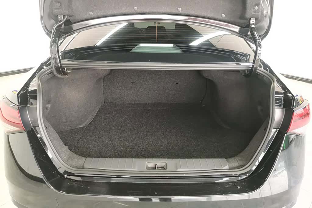 Nissan Sylphy, 2024 4