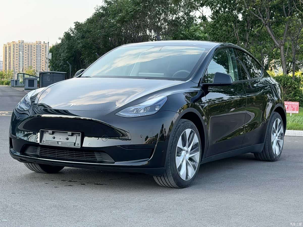 Tesla Model Y, 2023 1