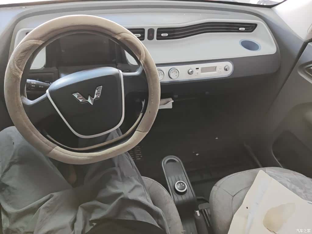 Wuling MINIEV, 2021 10