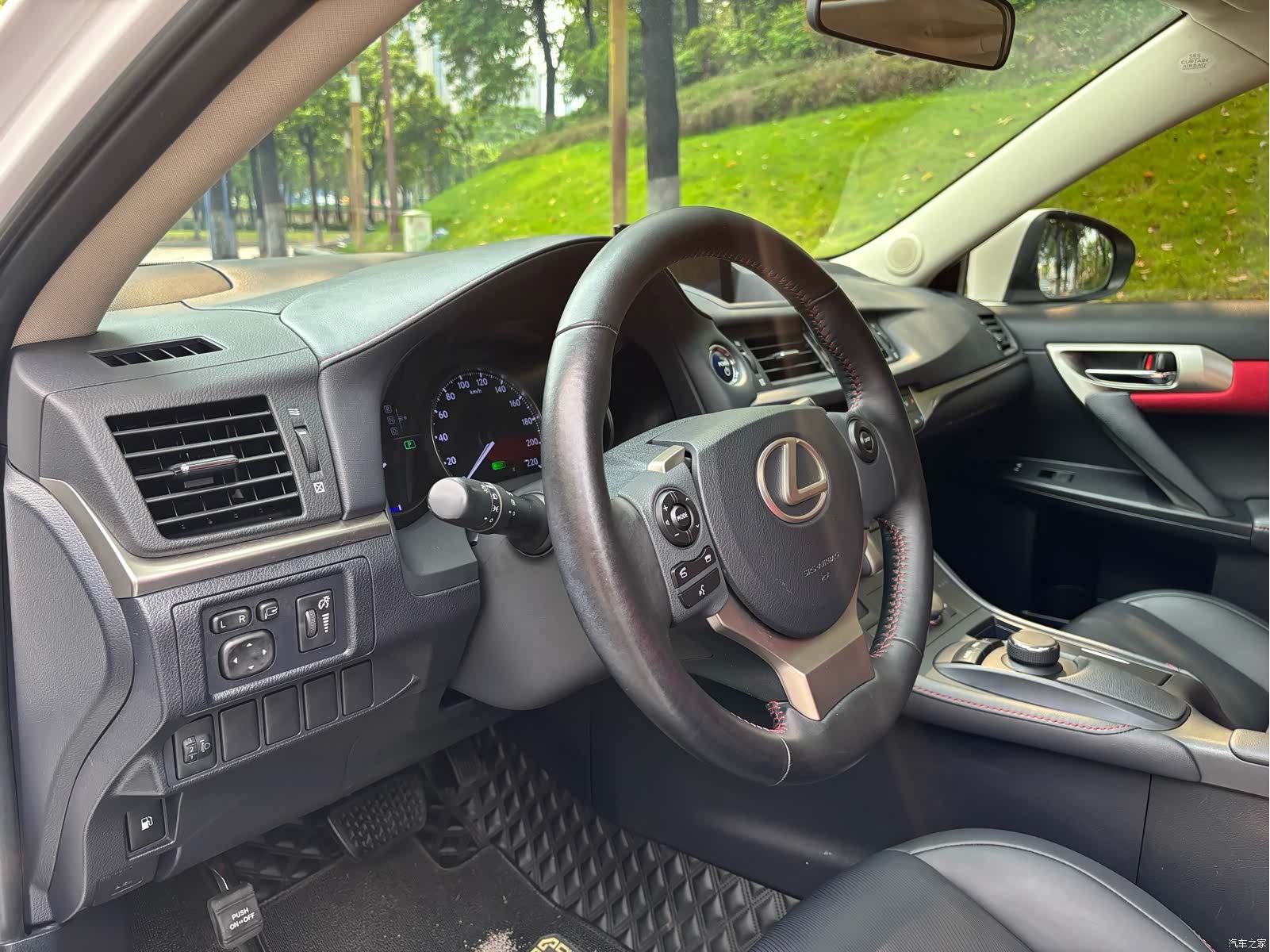 Lexus CT, 2018 10