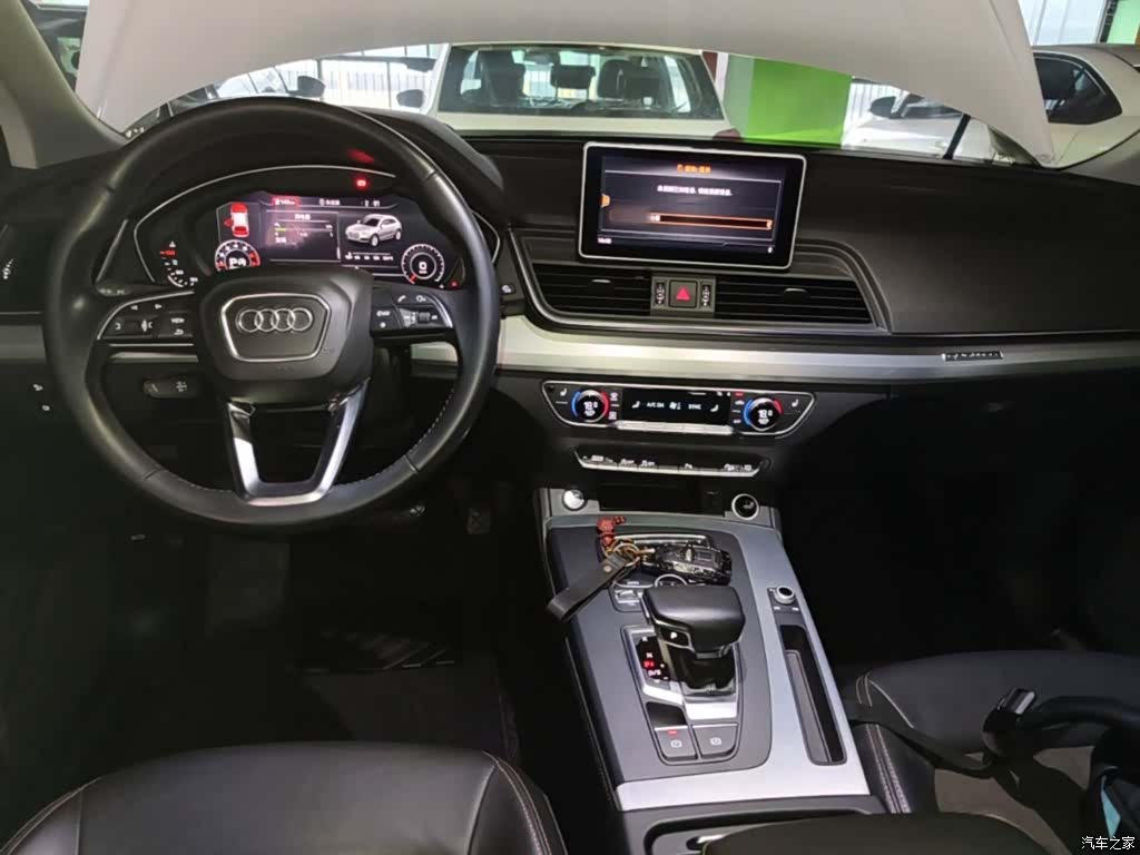 Audi Q5L, 2019 10