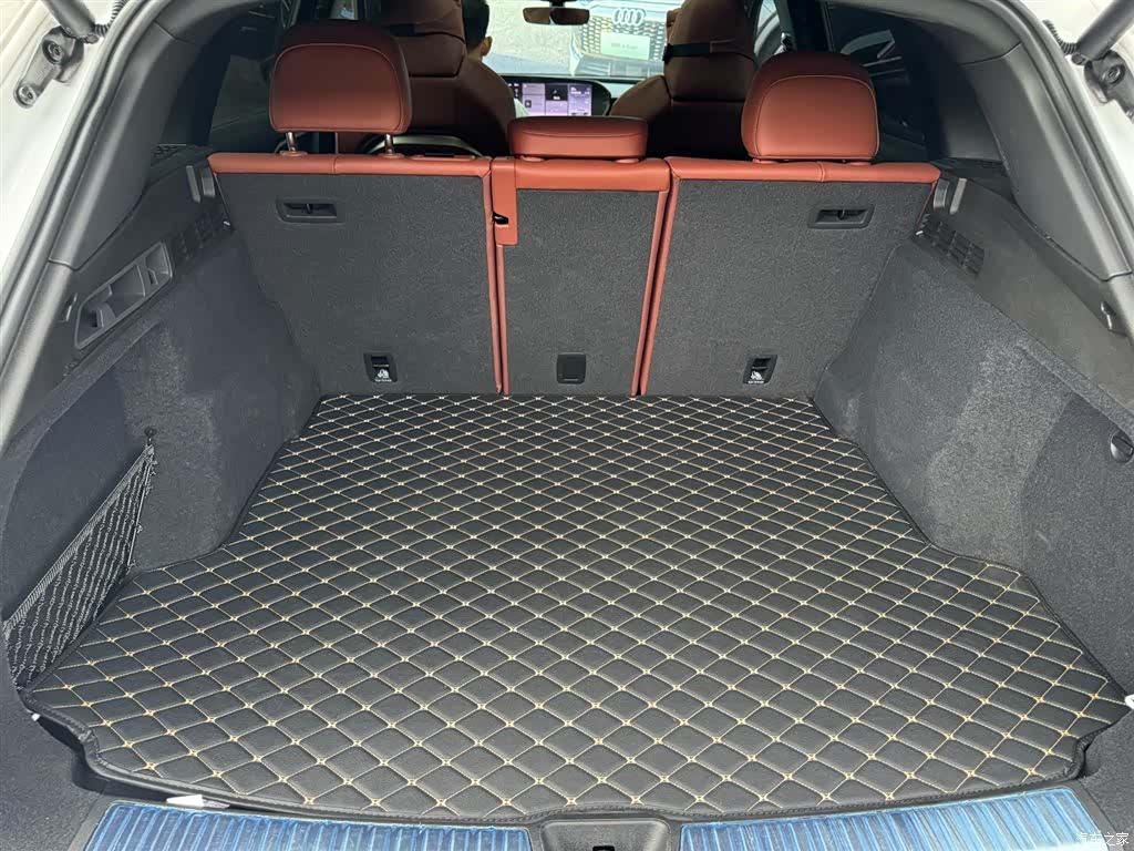 Audi Q5L, 2026 28