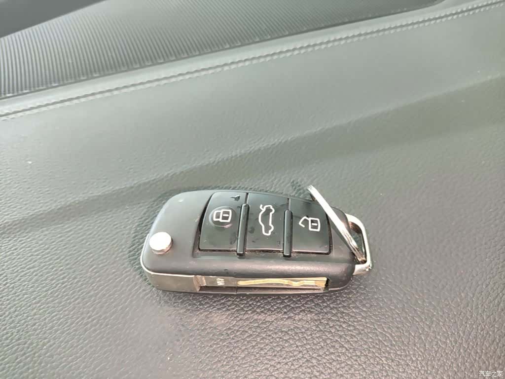 Audi Q3, 2024 9