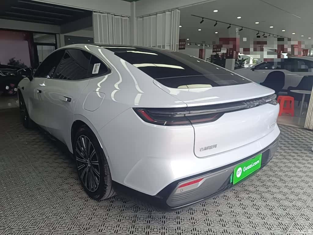 Geely 8, 2025 все фото