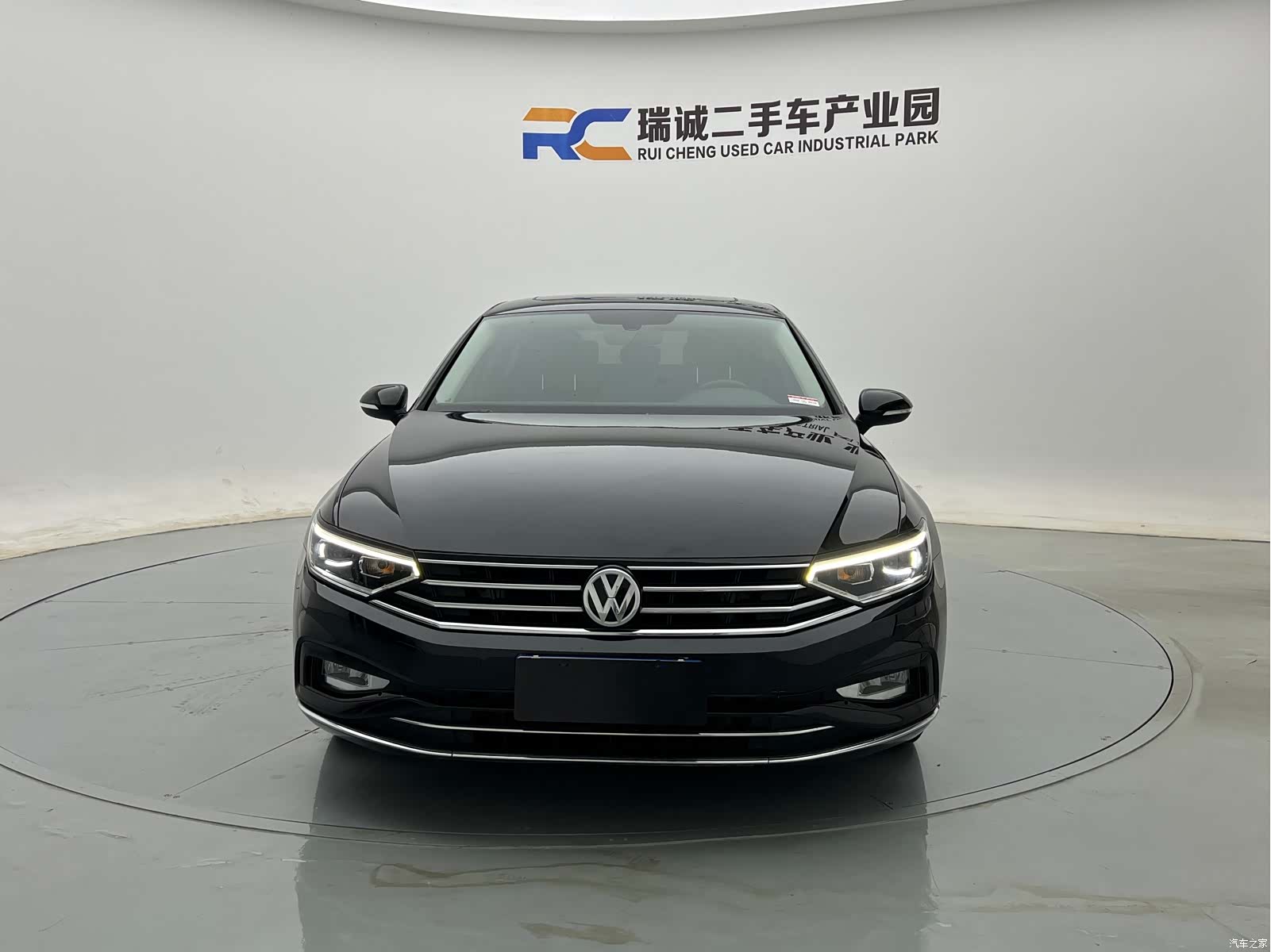 Volkswagen Magotan, 2020 3