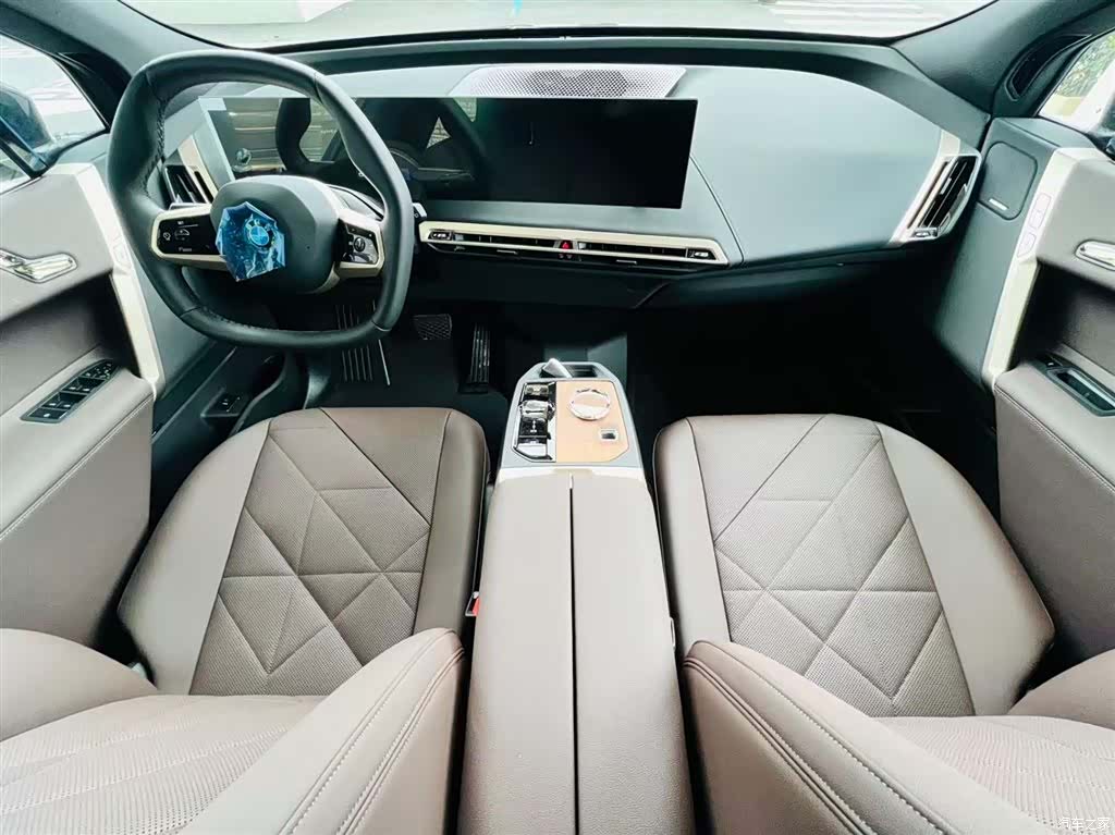 BMW iX, 2023 16