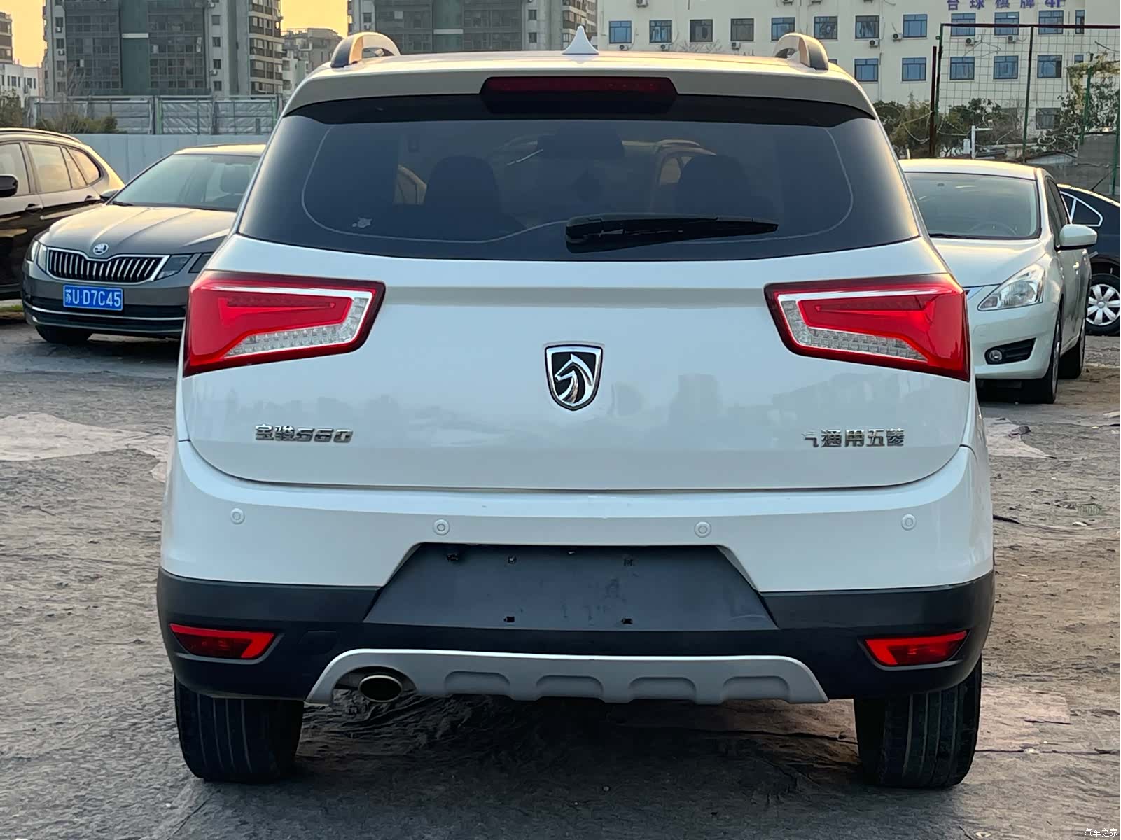 Wuling 560, 2016 6