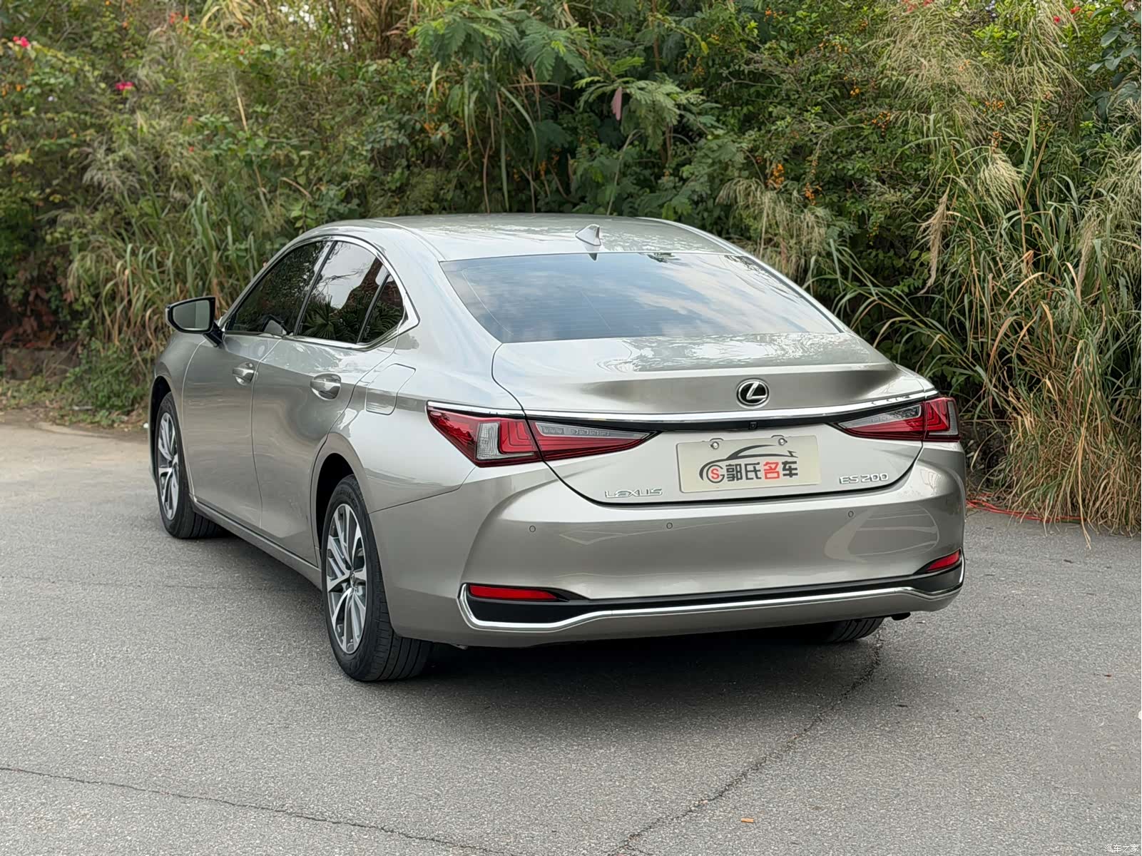 Lexus ES, 2022 6