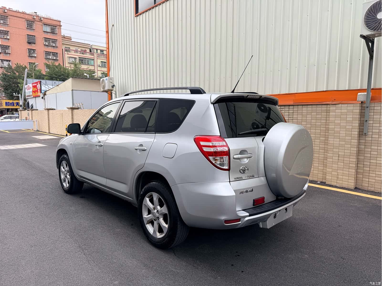Toyota RAV4, 2011 7